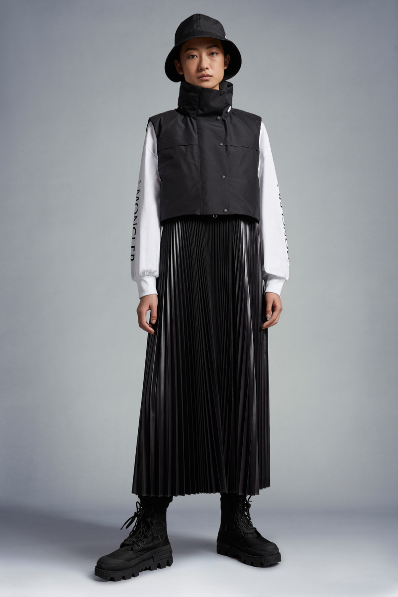 Moncler Vanilis Down Vest outlook