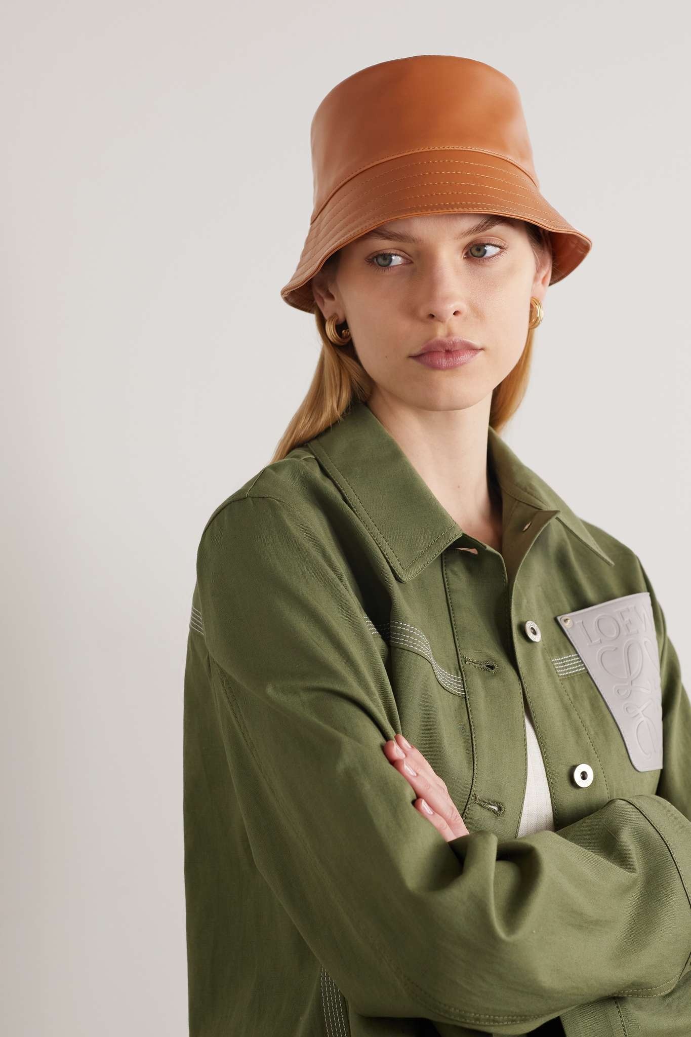 Appliquéd leather bucket hat - 2