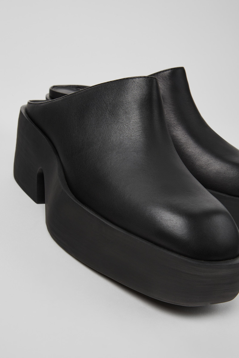 Billie Black Leather Sandals for Women. 2