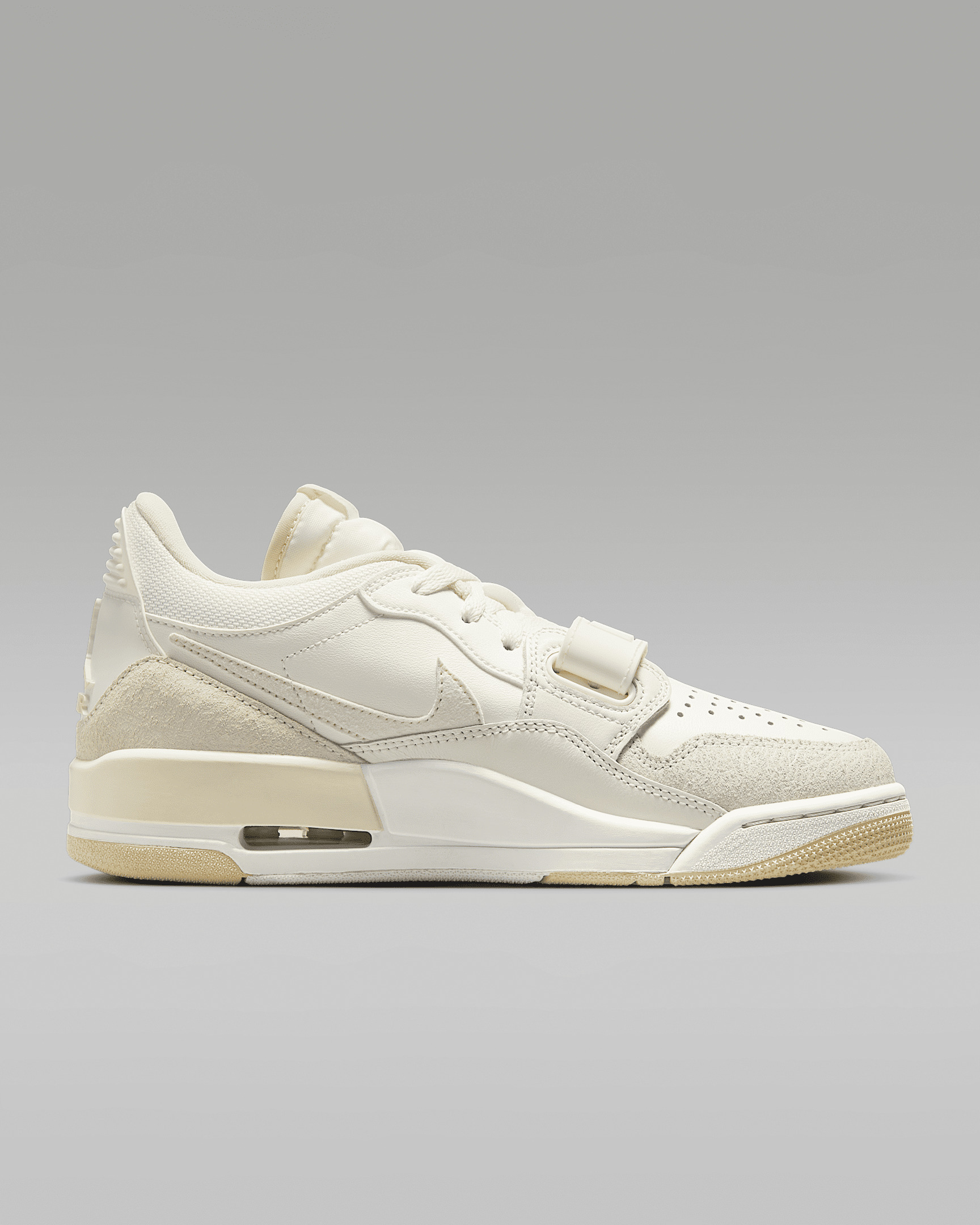 Air Jordan Legacy 312 Low Women's Shoes - 3