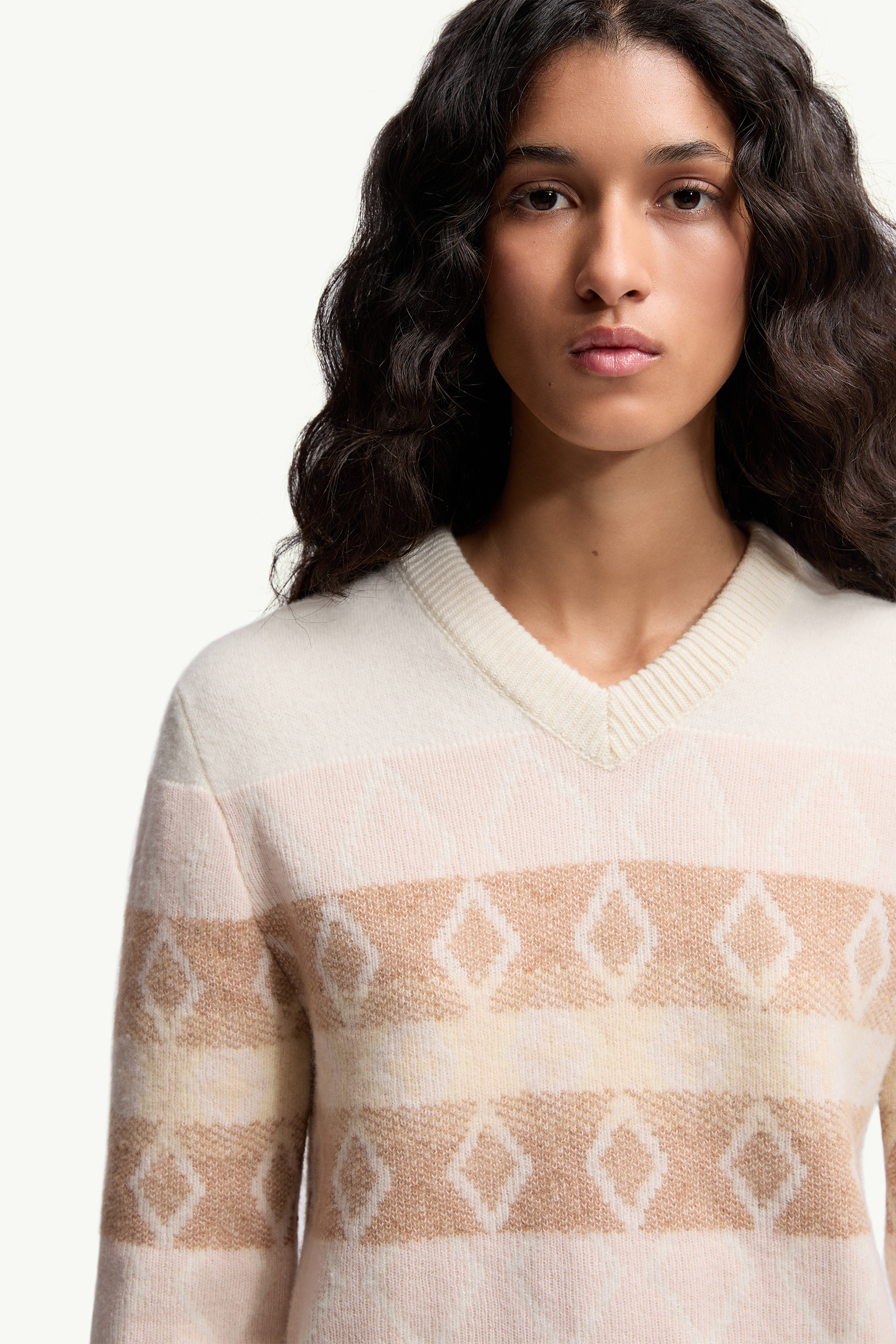 Rhombus Pattern Wool V-Neck Sweater - 6