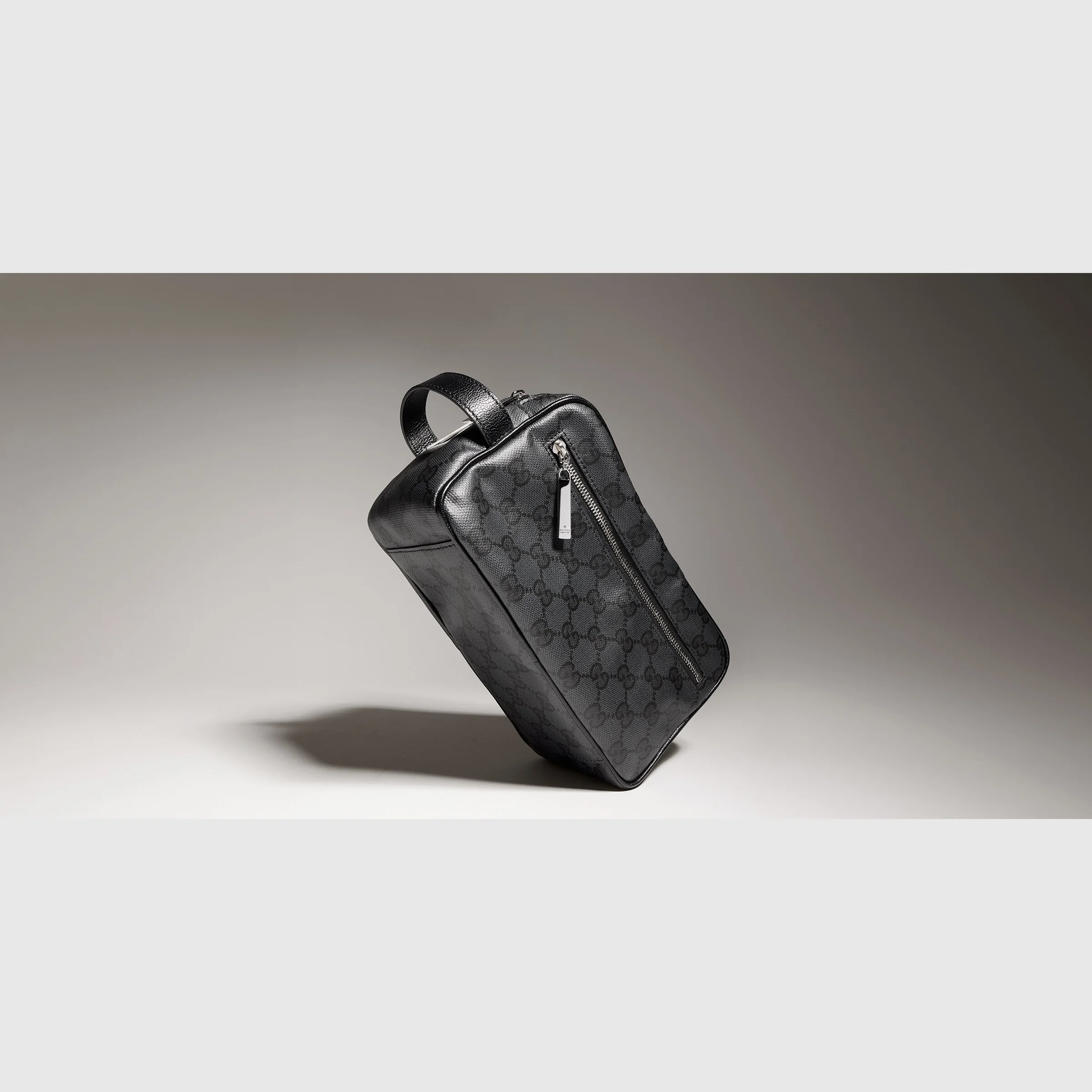 Gucci Essence Classic small toiletry case - 1