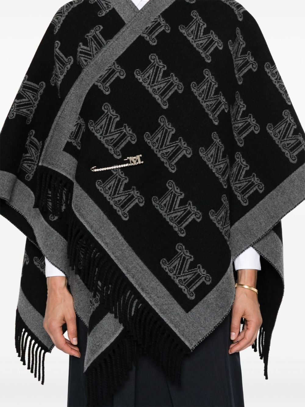 monogram-pattern wool poncho - 5