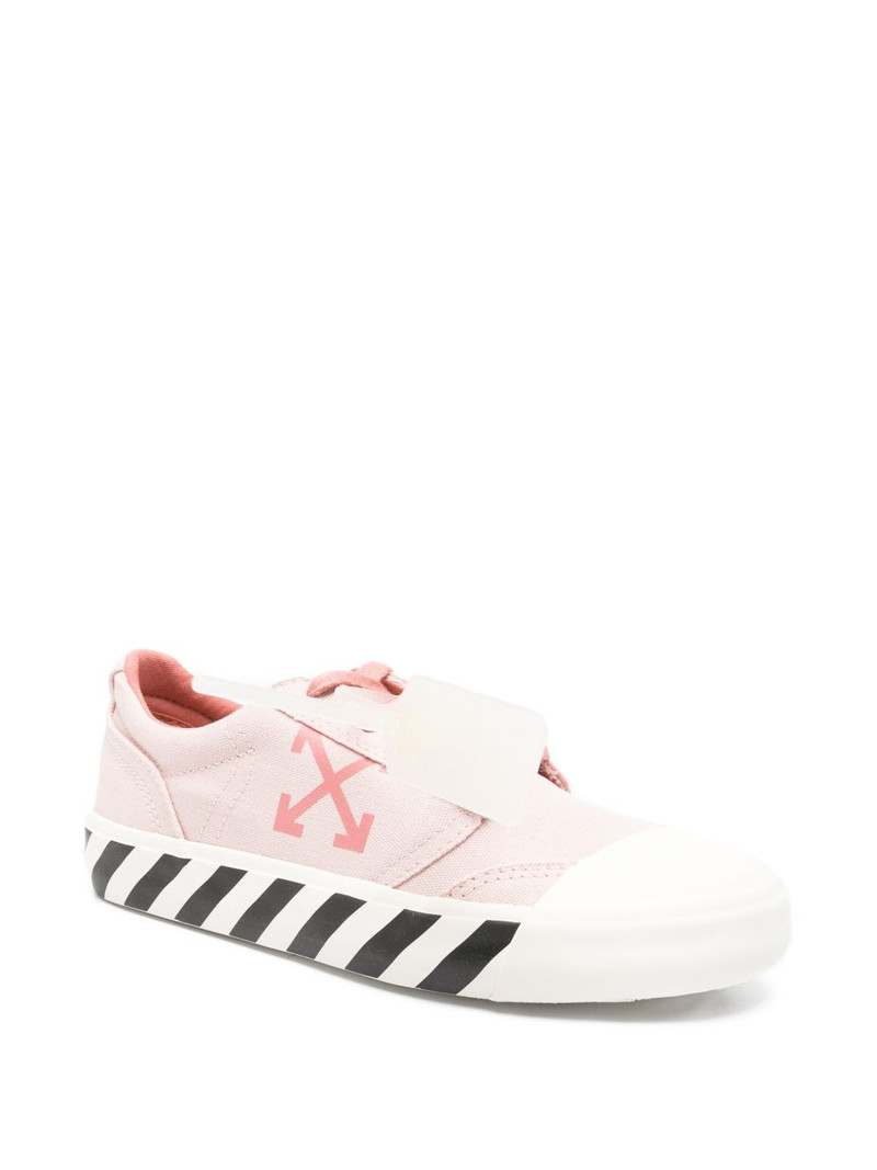 Off-White arrow-print low-top sneakers outlook