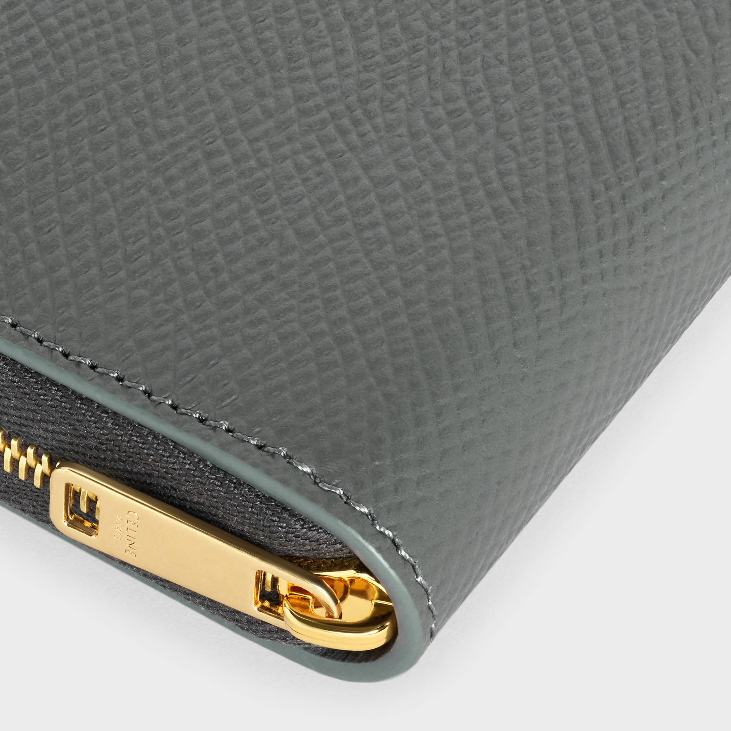 Large zipped wallet in Grained calfskin - 4