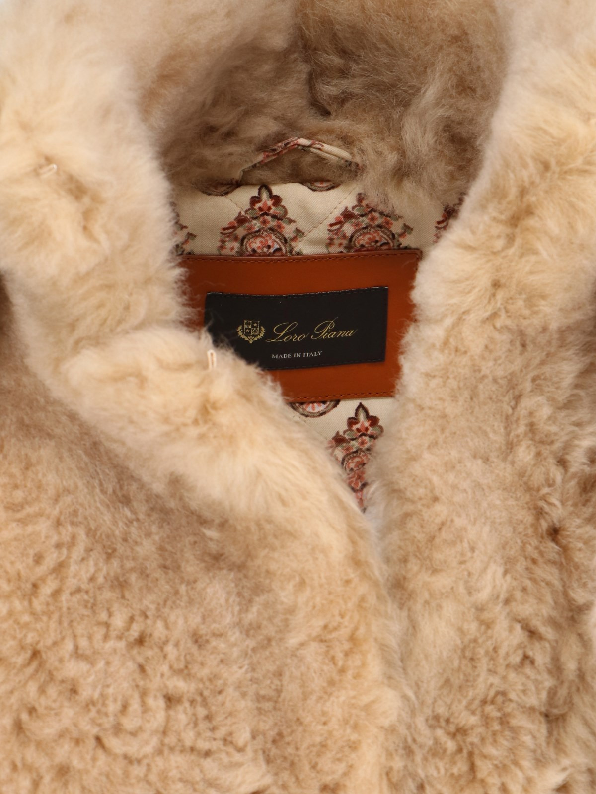 FUR COAT - 5