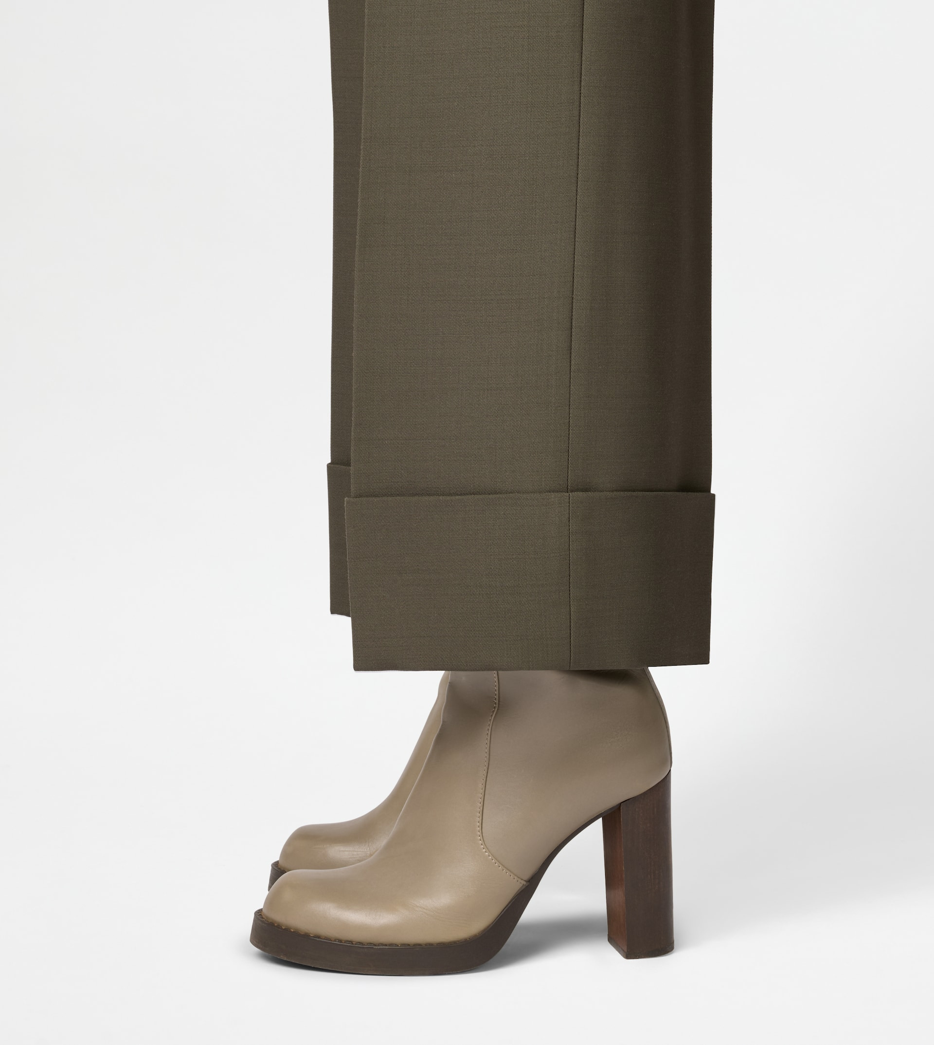 ANKLE BOOTS IN LEATHER - GREY - 7