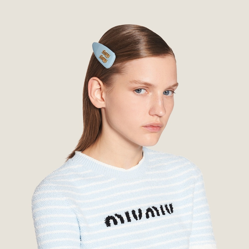 Miu Miu Patent leather hair clip outlook