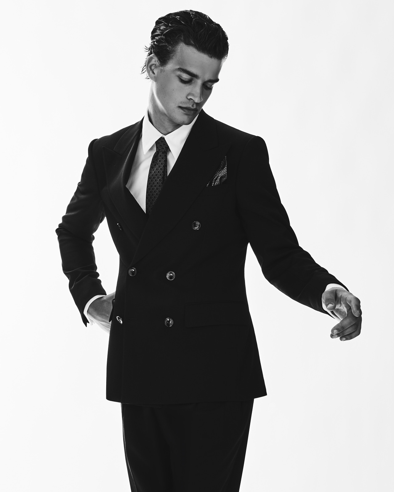 ROYAL LINE DOUBLE-BREASTED SUIT IN CANNETÉ WOOL CRÊPE - 6