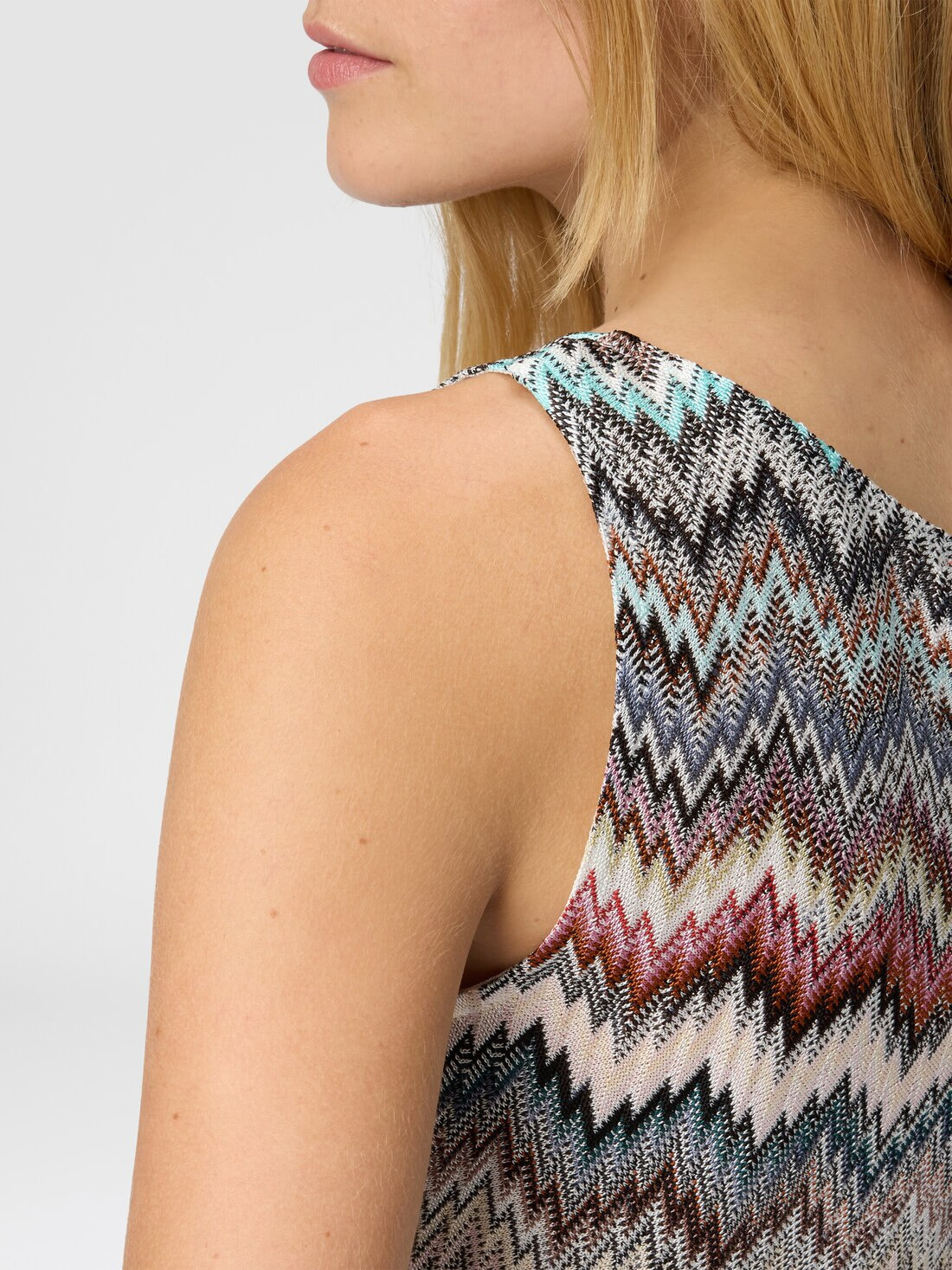 Sleeveless Top in Viscose with Zigzag Pattern - 5