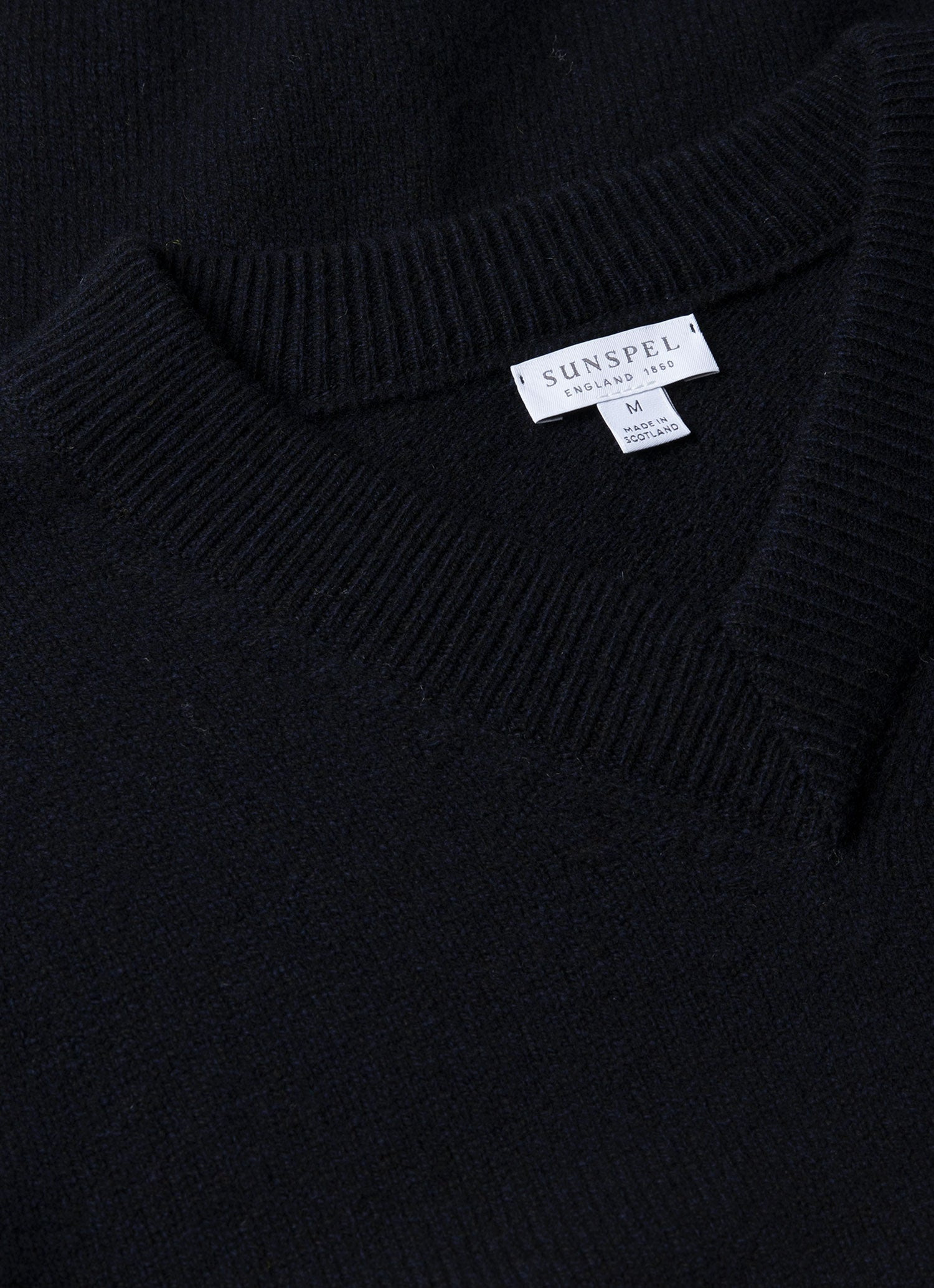 Lambswool V‑neck Jumper - 4