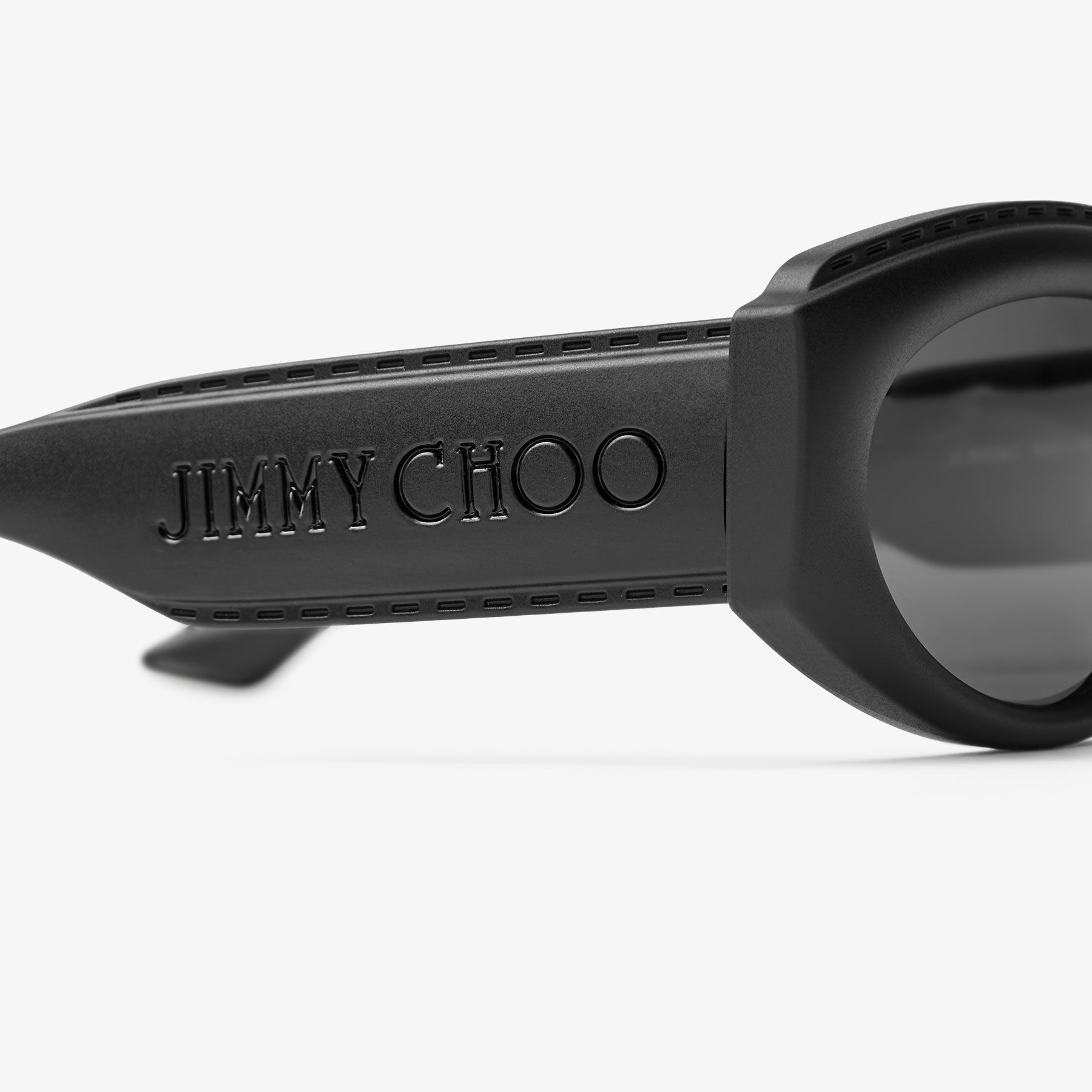 Sue
Matte Black Oval Sunglasses - 3