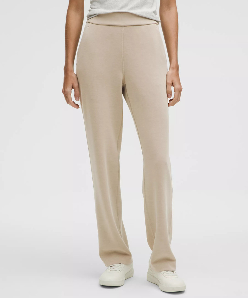 Softstreme High-Rise Straight-Leg Pant *Regular 1