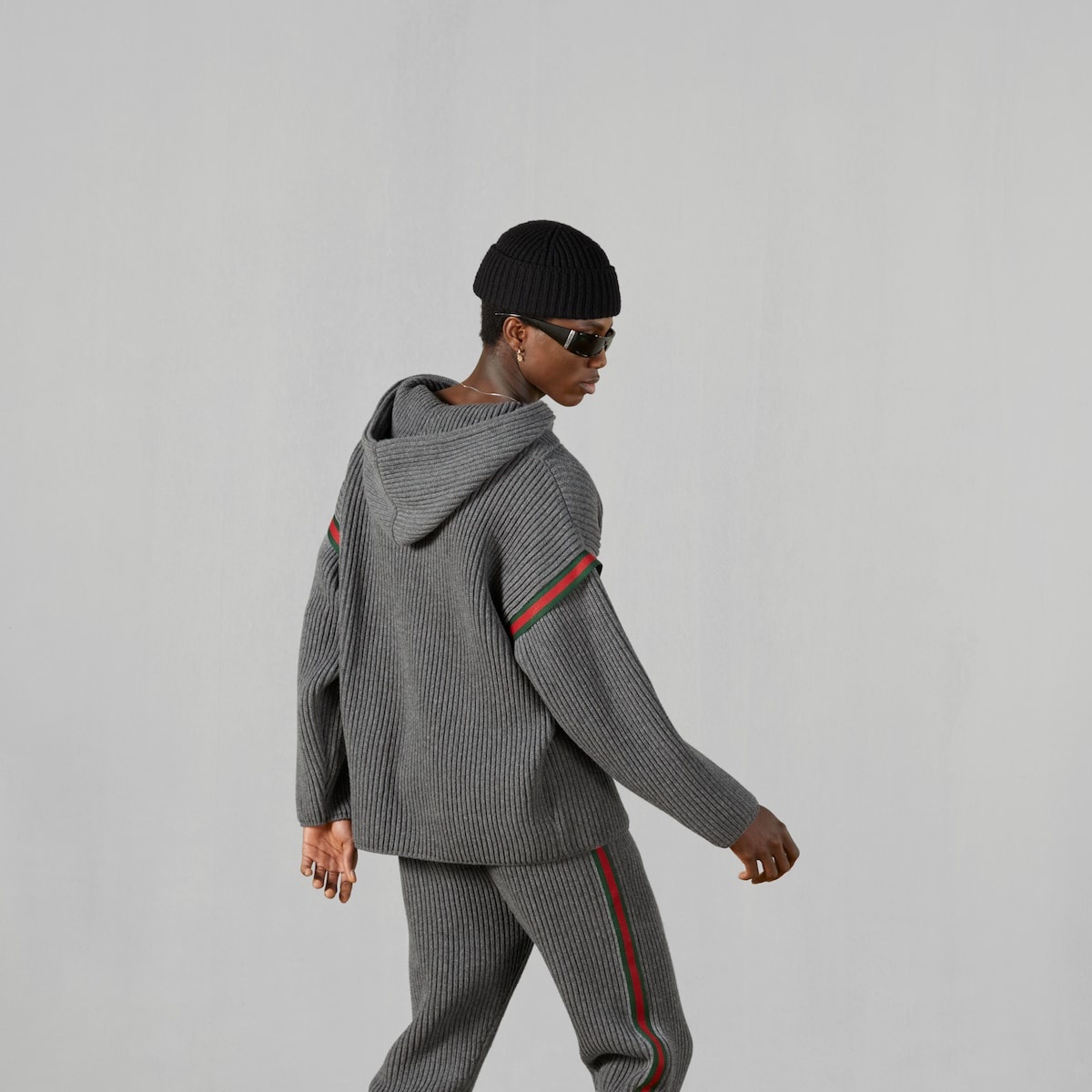 Wool cashmere sweater with hood - 7