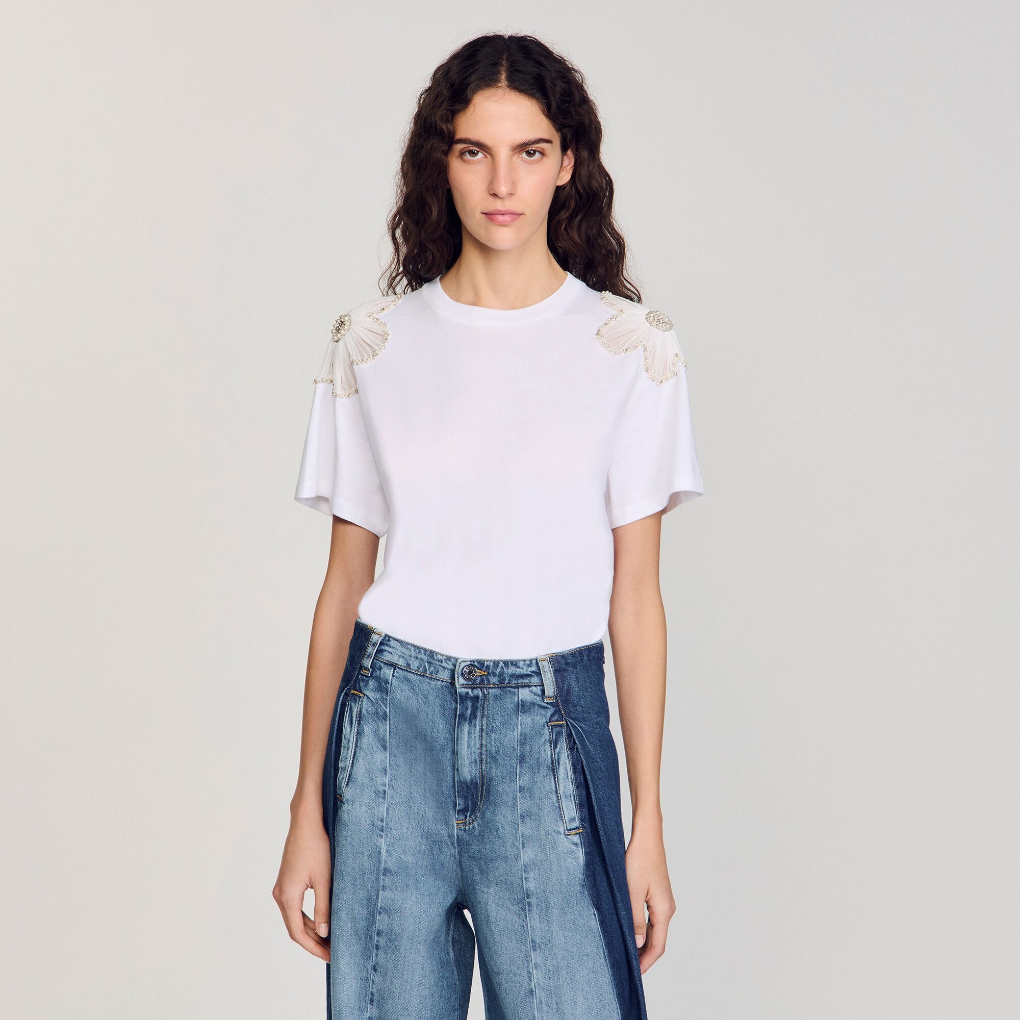 T-SHIRT WITH EMBROIDERED FLOWERS - 4