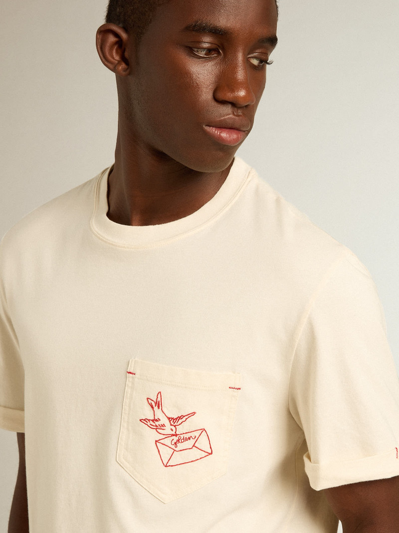 Men’s cotton T-shirt in aged white with embroidered pocket 2