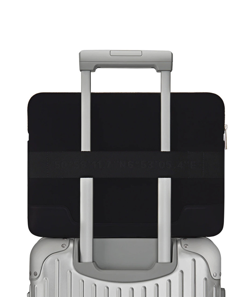 Never Still Flat Pouch 7