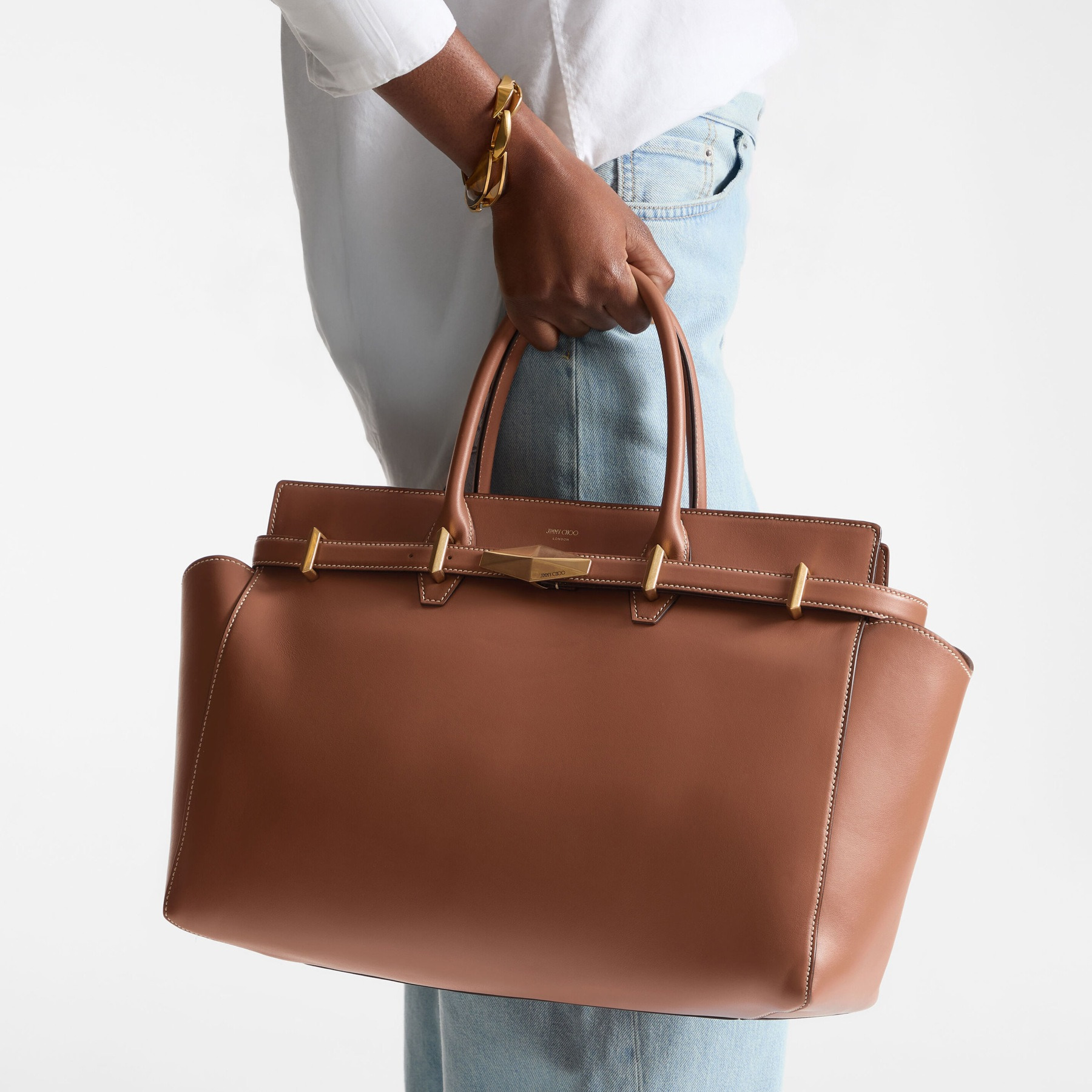 Diamond Belted Top Handle M
Tan Leather Top Handle Bag - 2