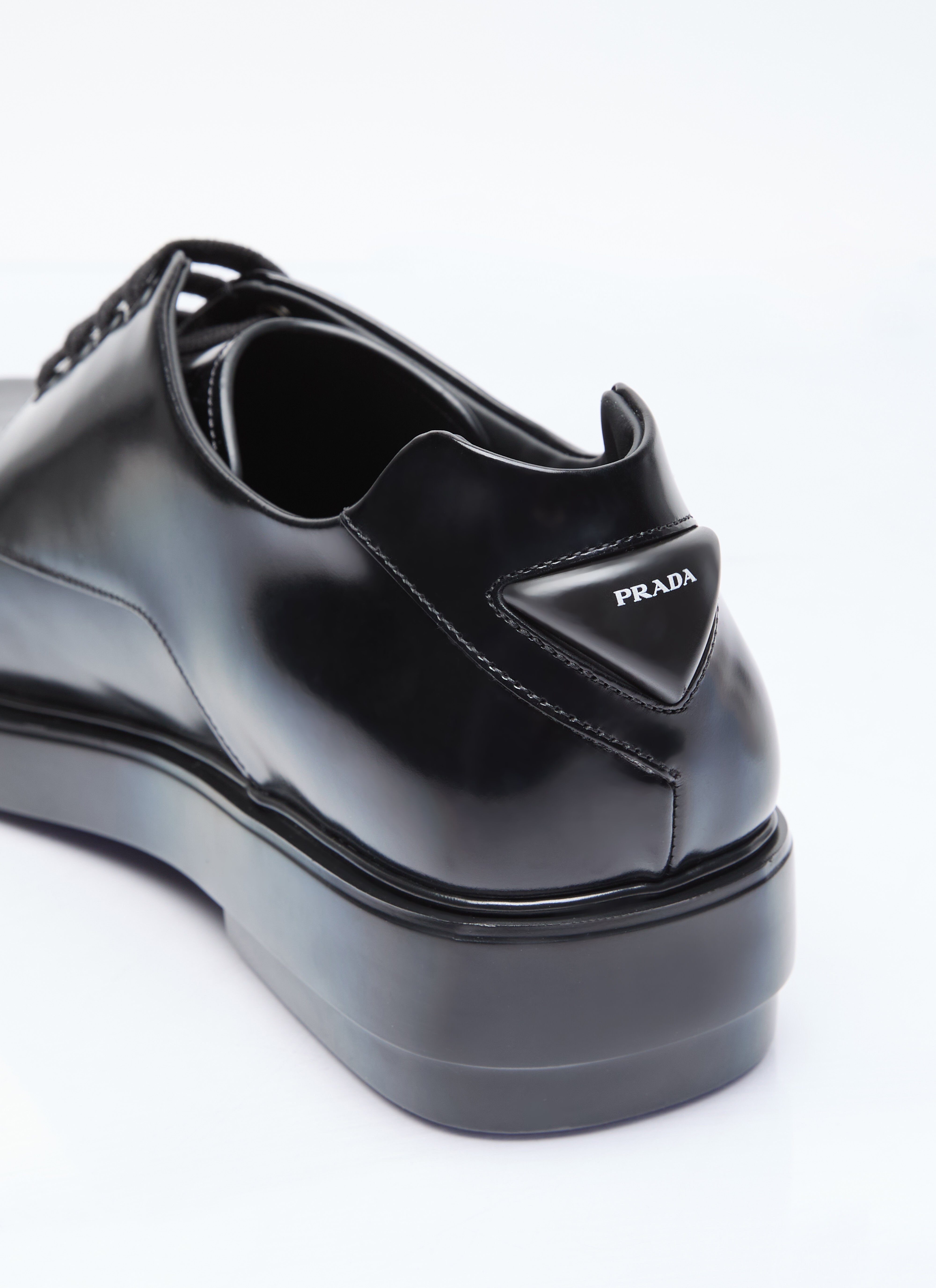 靴 PRADA square toe leather shoes Prada Square Toe Oxfords - Lucky Vintage