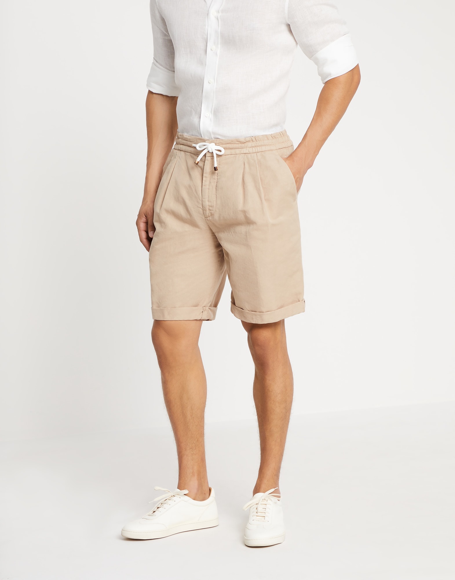 Garment-dyed Bermuda shorts in twisted linen and cotton gabardine with drawstring and double pleats - 1