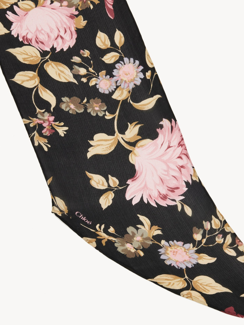 THE CHLOÉ PEONIES BANDEAU SCARF IN SILK CHARMEUSE 3