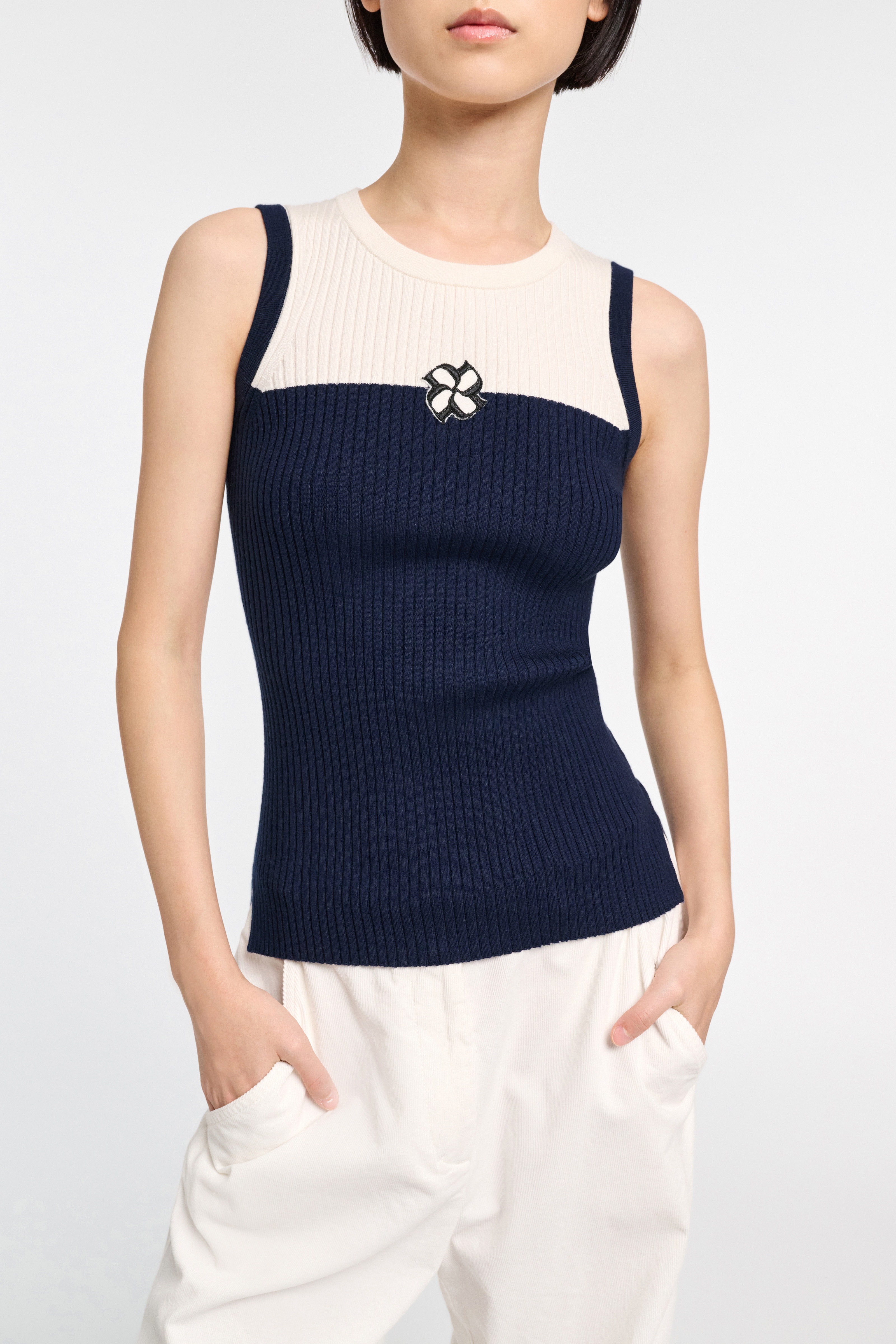 ESSENTIAL EASE top - 7
