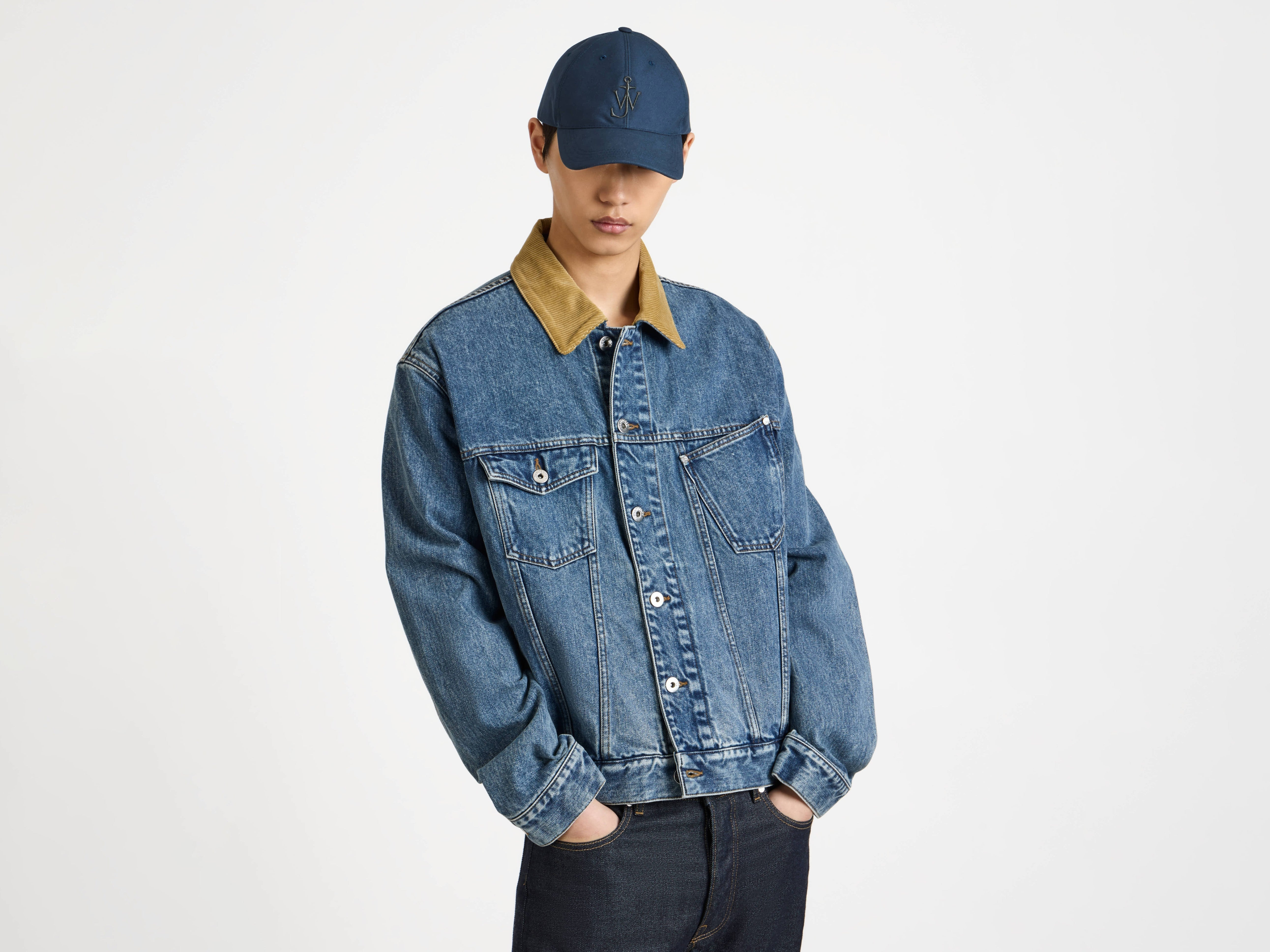 CORDUROY COLLAR DENIM JACKET IN MID-BLUE - 5