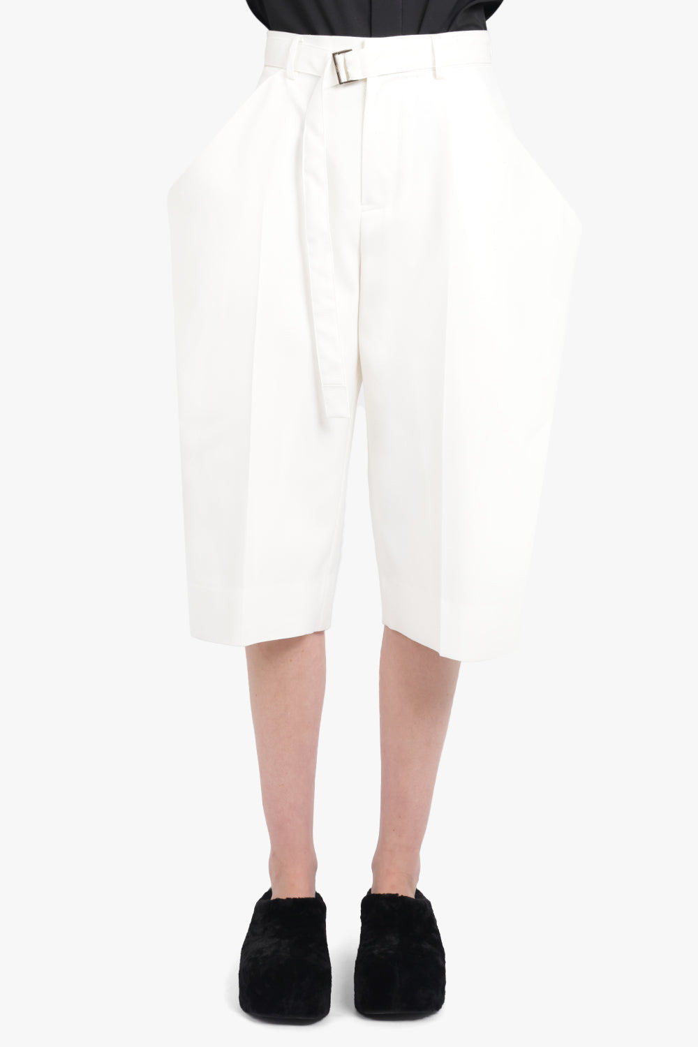 EXAGGERATED POCKET DETAIL CROP PANT | OFF WHITE - 3