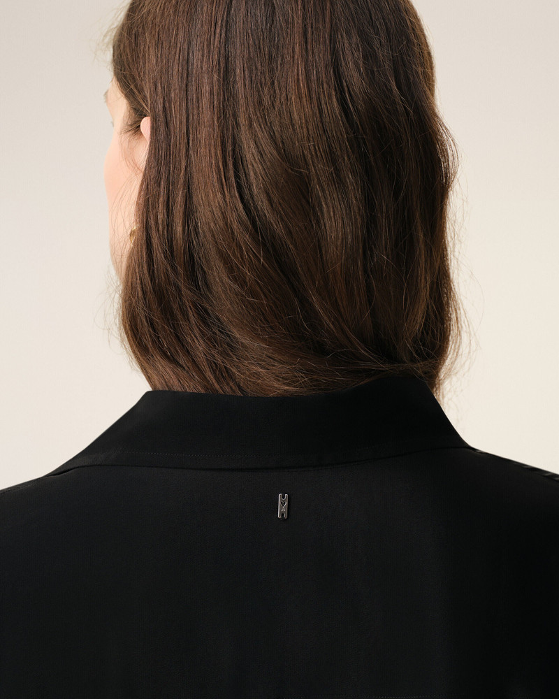 BLACK BLENDED SILK SHARP COLLAR ADJUSTED SHIRT 4