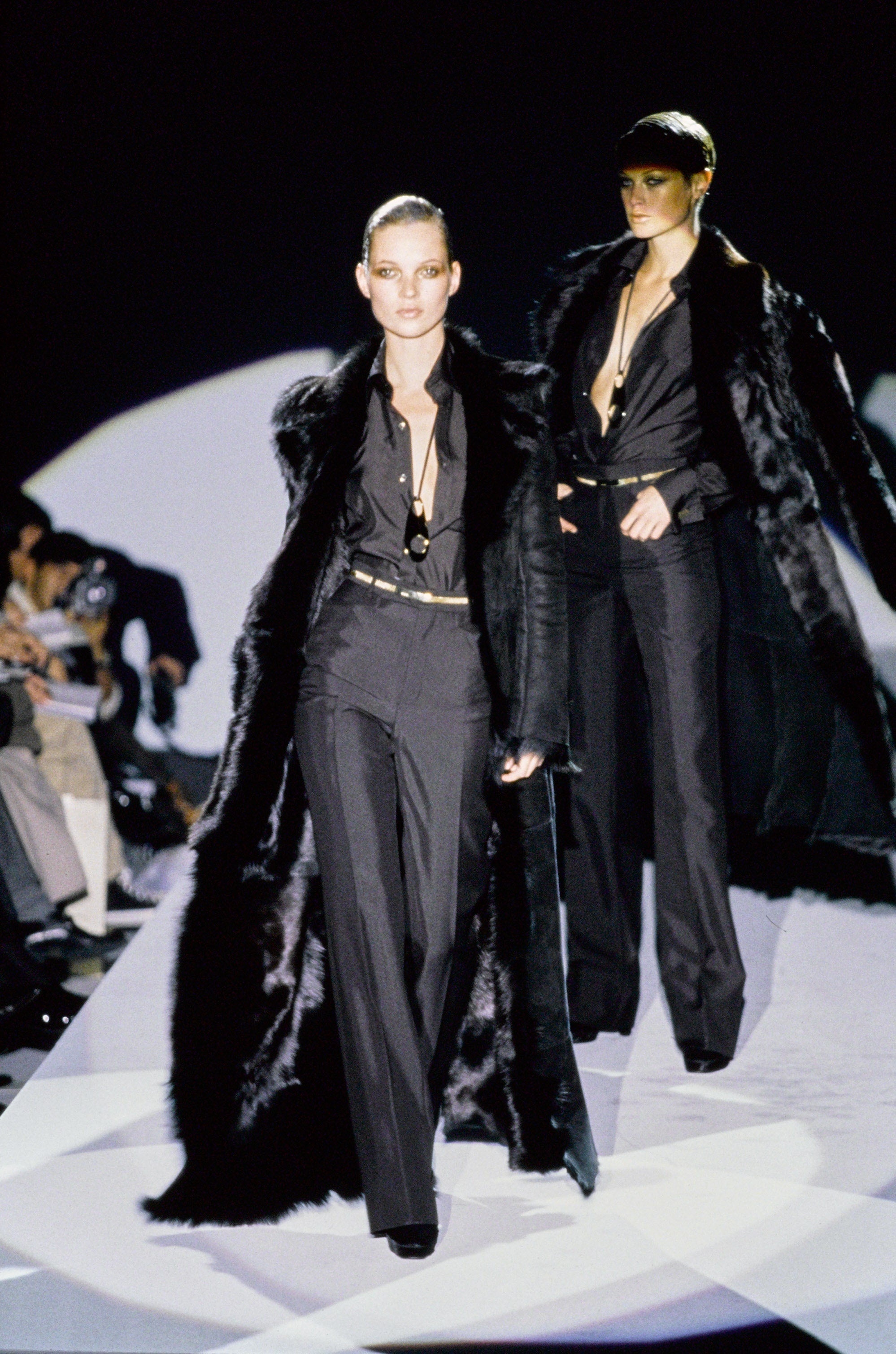 Gucci Fall 1996 Tom Ford Kate Moss Double-Breasted Long Shearling Coat 40 - 2