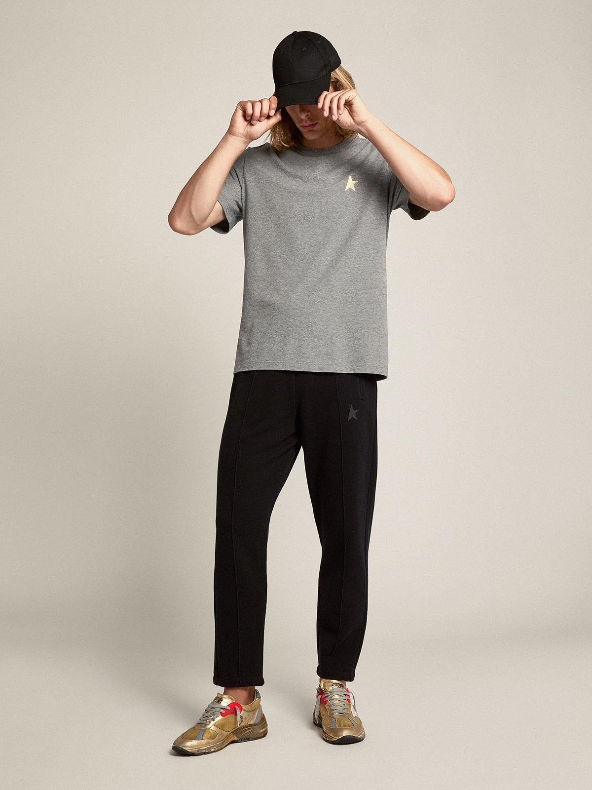 Men's black joggers with star on the front - 4