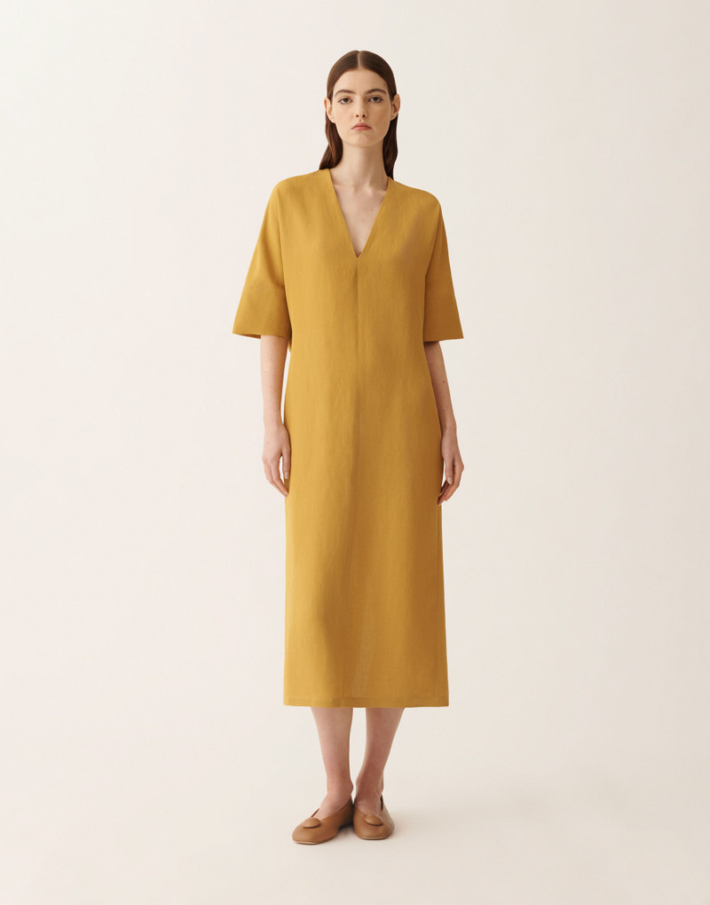 Fluid linen and viscose dress in mustard 3