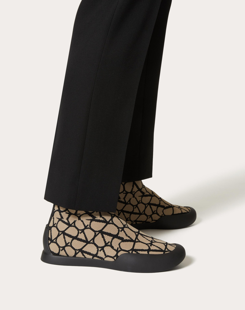 Valentino CITYSHORE HIGH-TOP SNEAKER IN TOILE ICONOGRAPHE outlook