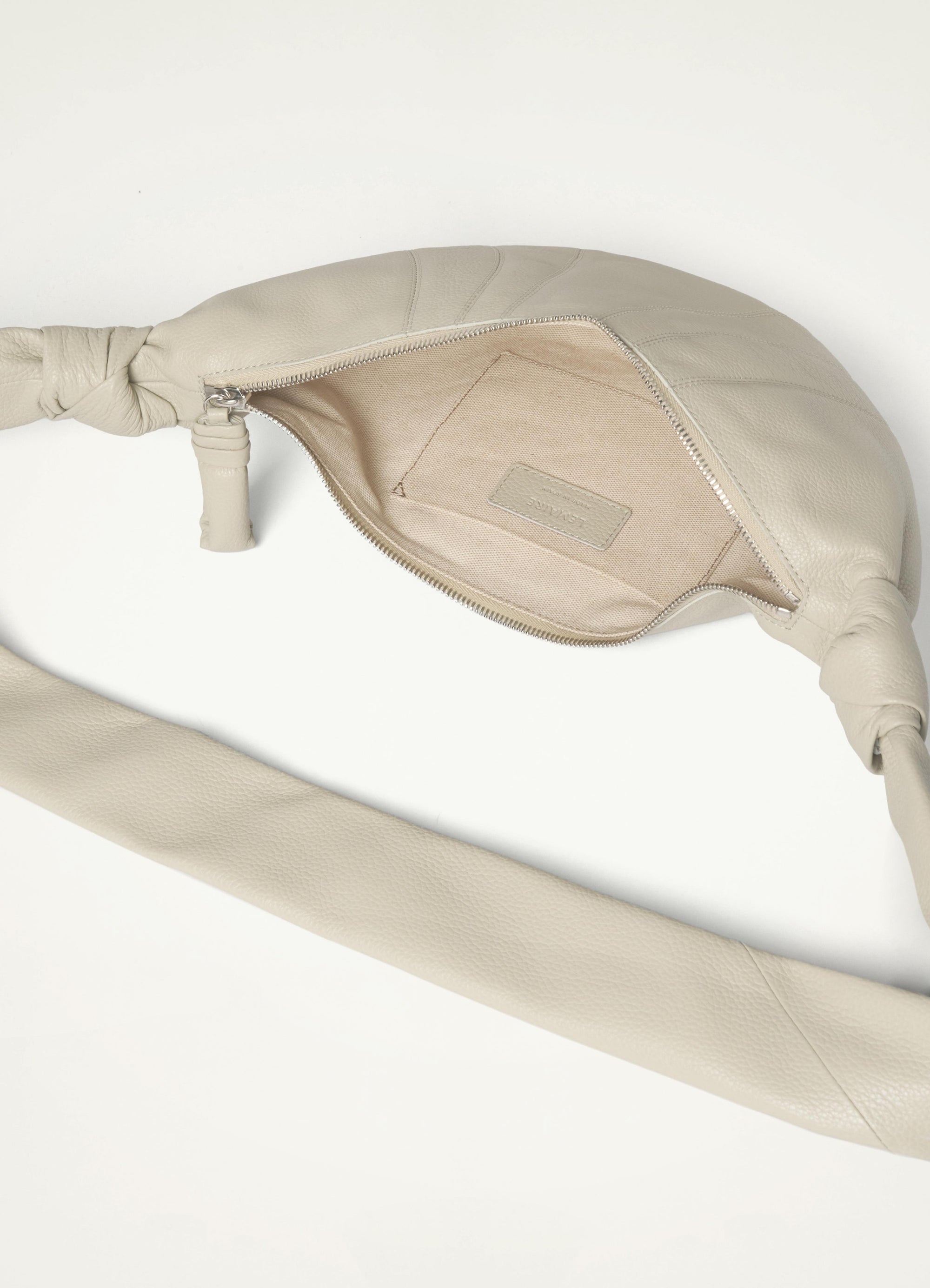 SMALL CROISSANT BAG
SOFT GRAINED LEATHER - 2
