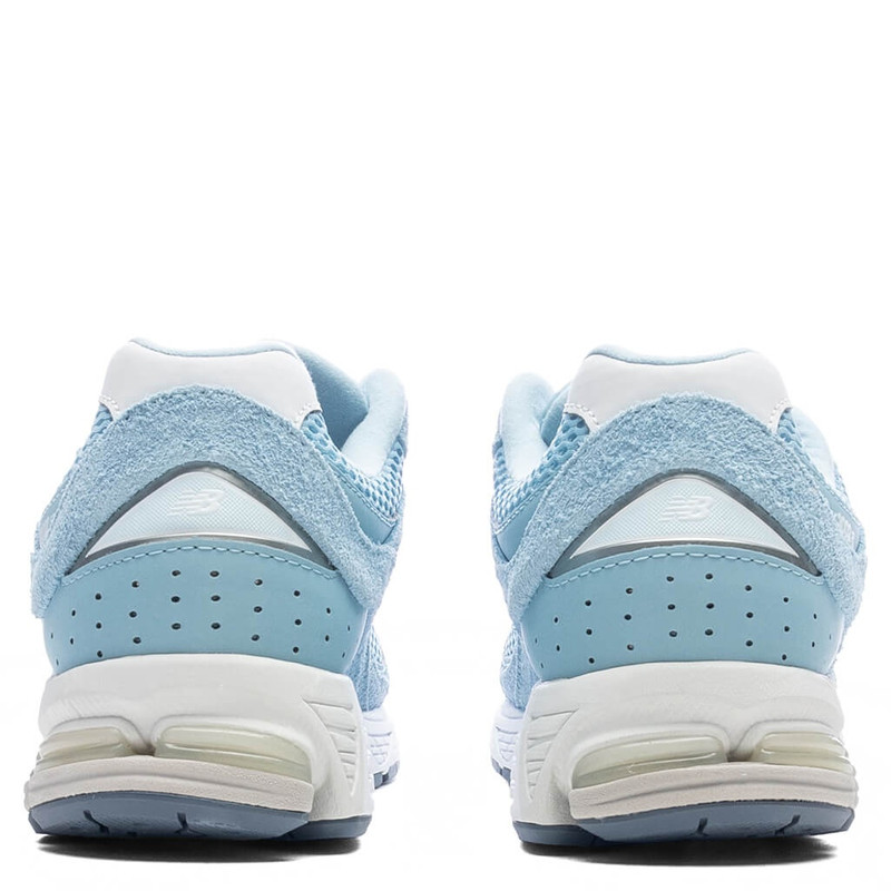New Balance 2002년 “Bright Sky” 스니커즈 outlook