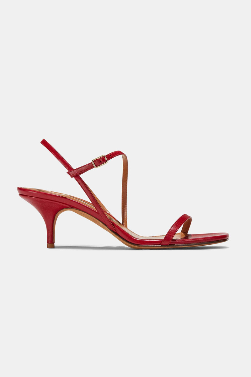 HUGO IN CARMEN RED NAPPA 1