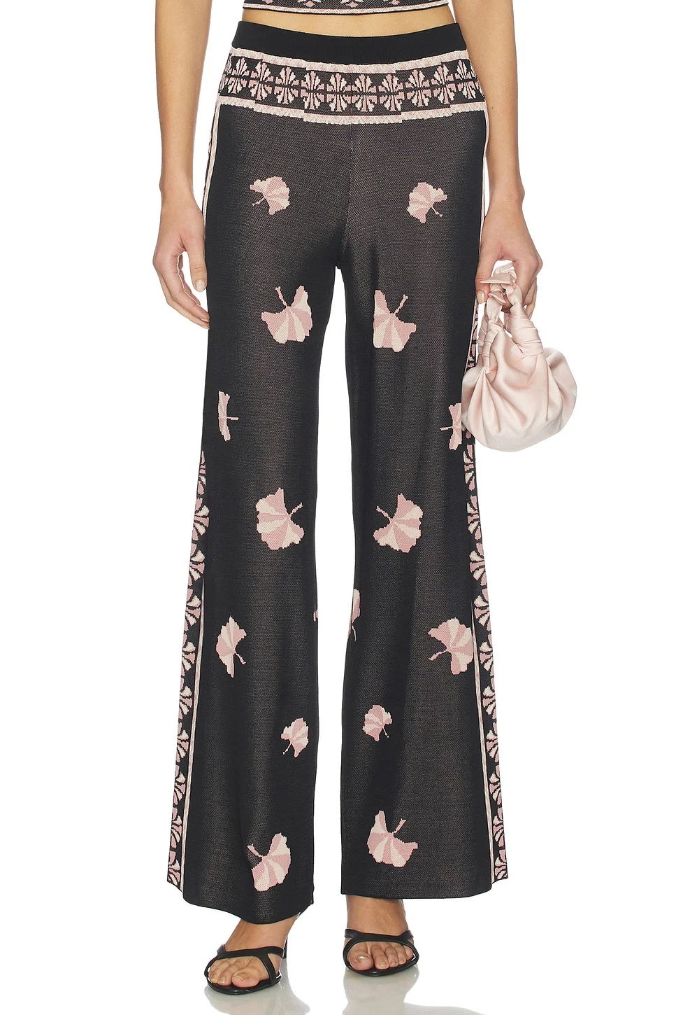 Nuela Pant - 1