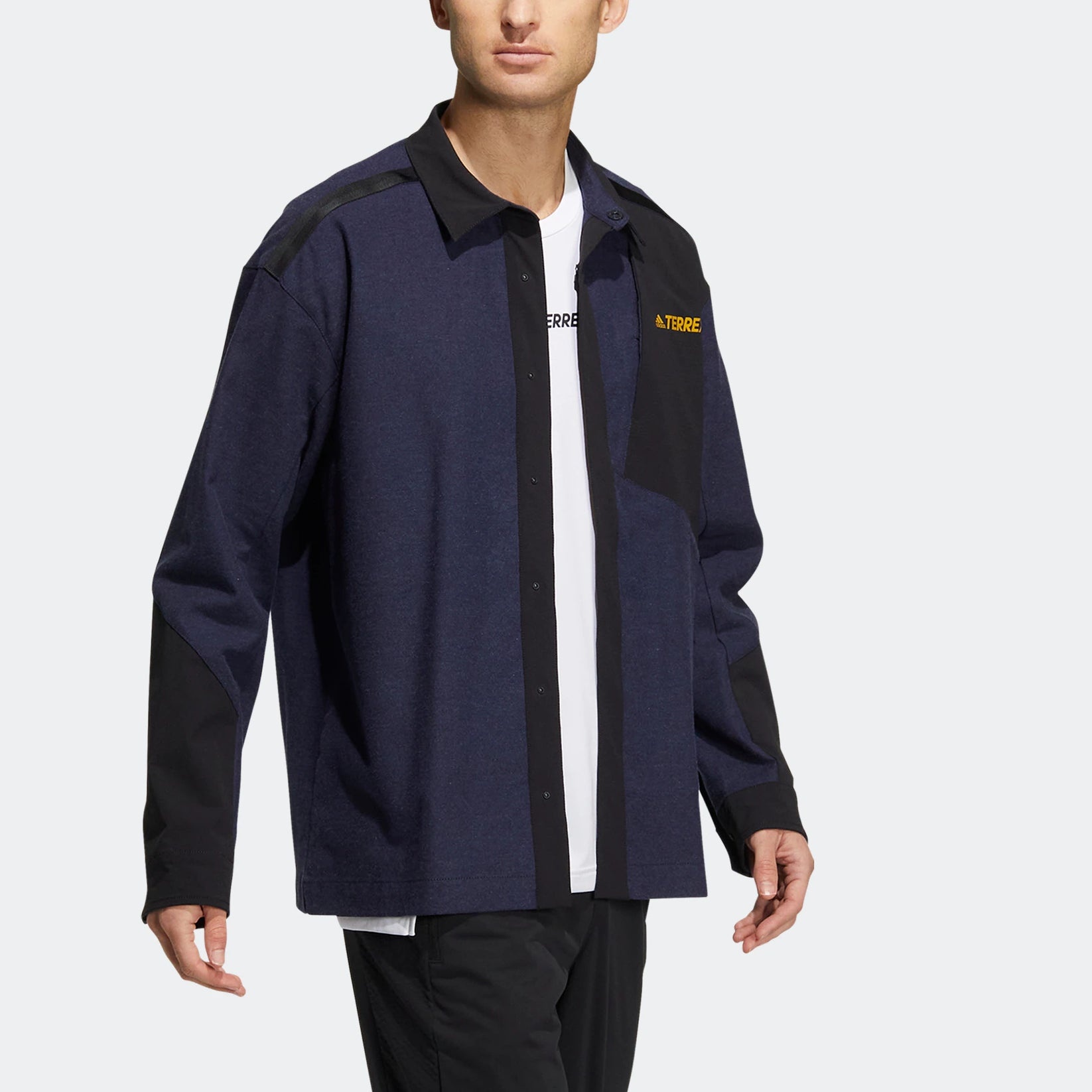 Men's adidas Terrex Voyg Ls s Solid Color Chest Zipper Pocket Detail Long Sleeves Navy Blue Shirt HN - 4