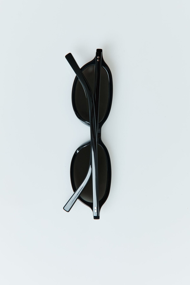 90s Slim Oval Sunglasses - Black 4