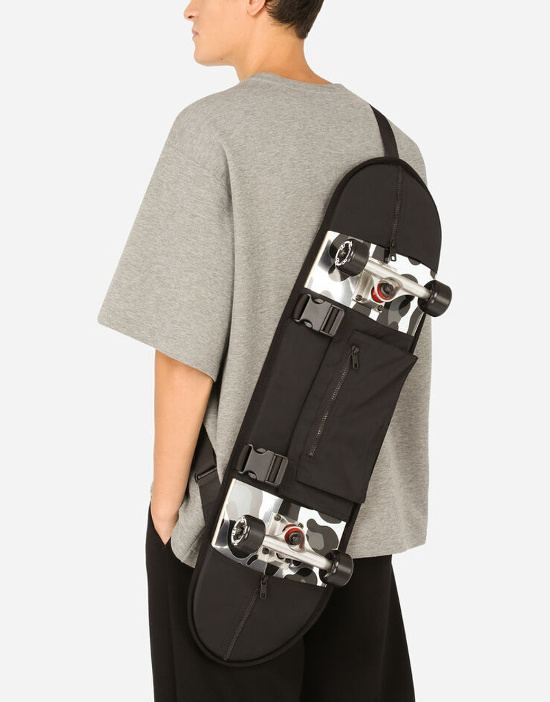 Leopard-print surfboard 6