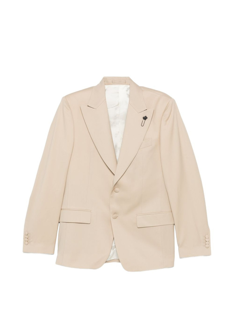 flower-pin blazer 1