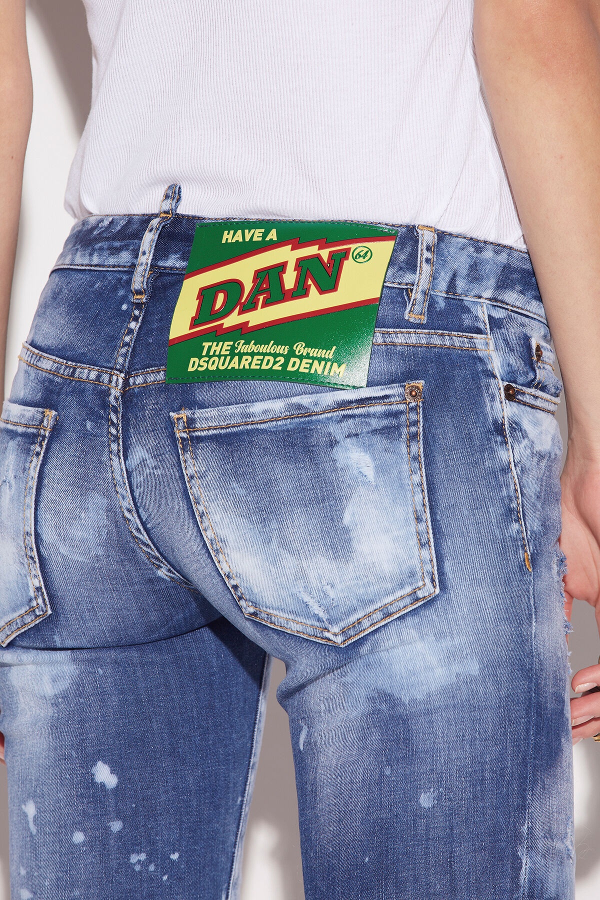 LIGHT CLOUDY WASH JENNIFER CROPPED JEANS - 6