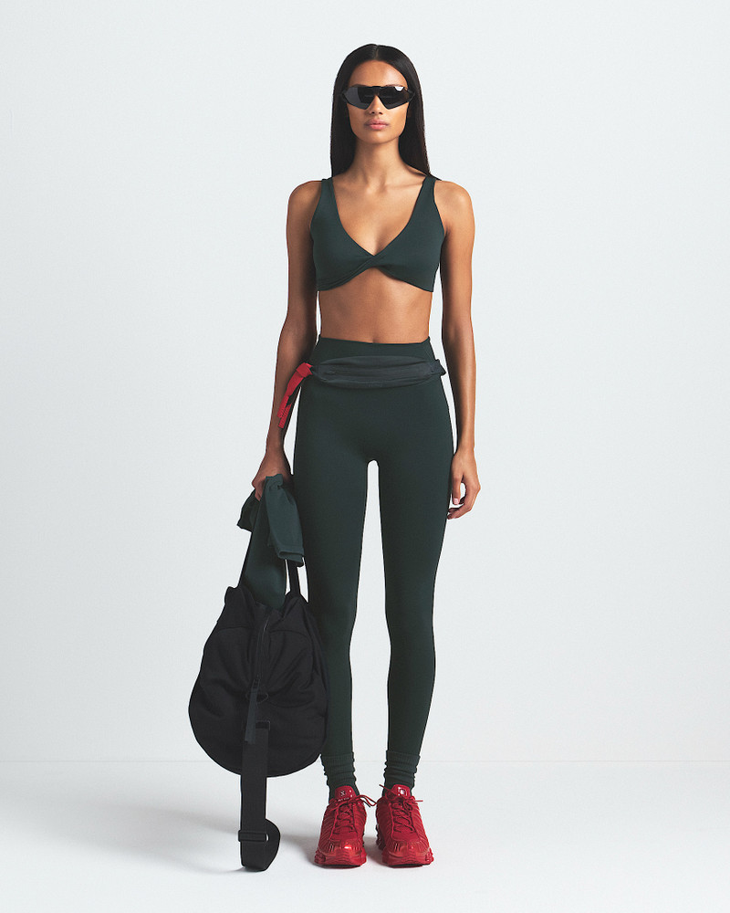 NikeSKIMS Matte Women's Twist-Front Bra 3