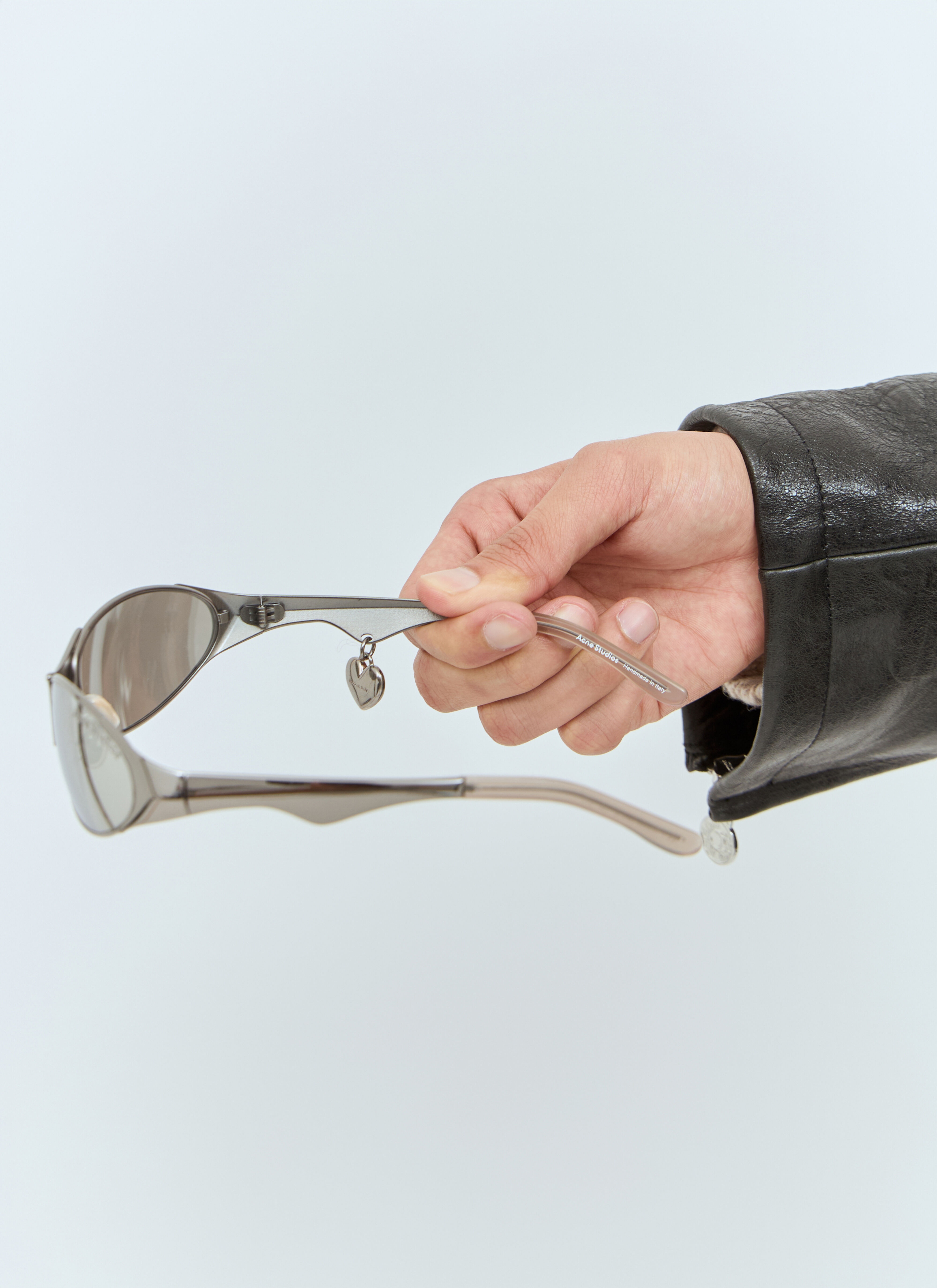 【国内送関税込】ACNE STUDIOS ☆ l Frame Charm サングラス Acne Studios Metal Frame Charm Sunglasses | lncc | REVERSIBLE