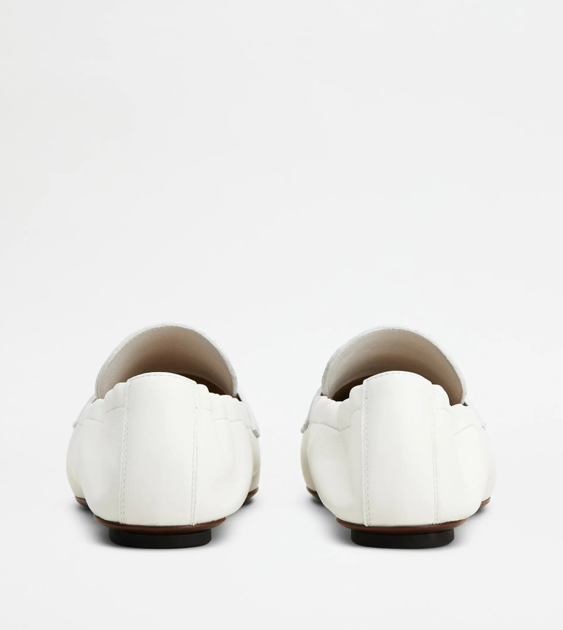 Tod's LOAFERS IN LEATHER - WHITE outlook