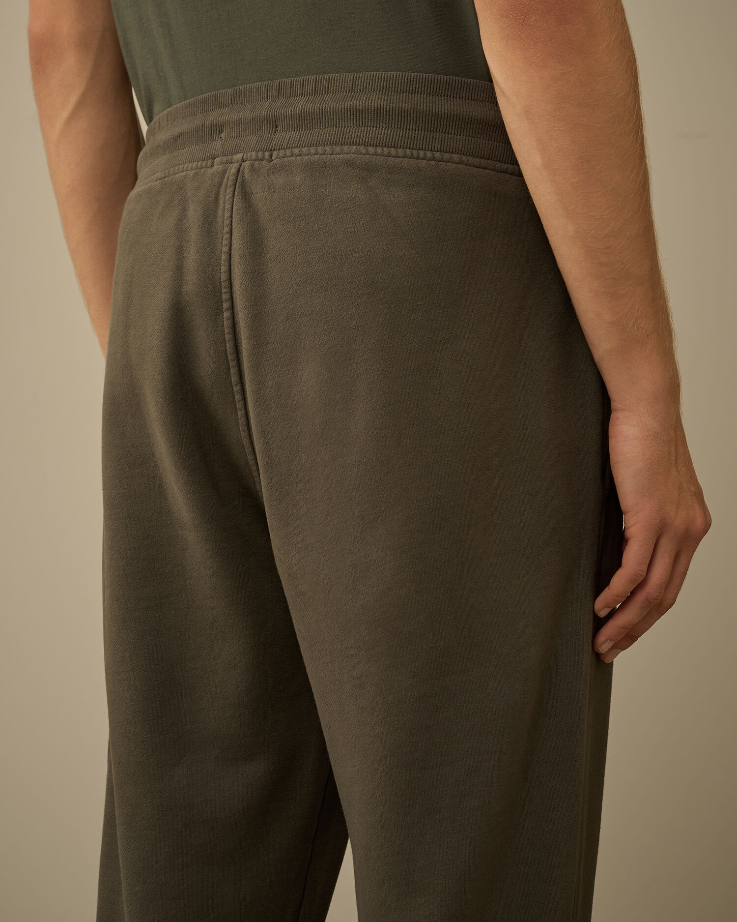 Brushed and Emerized Diagonal Fleece Cargo Lens Sweatpants - 6