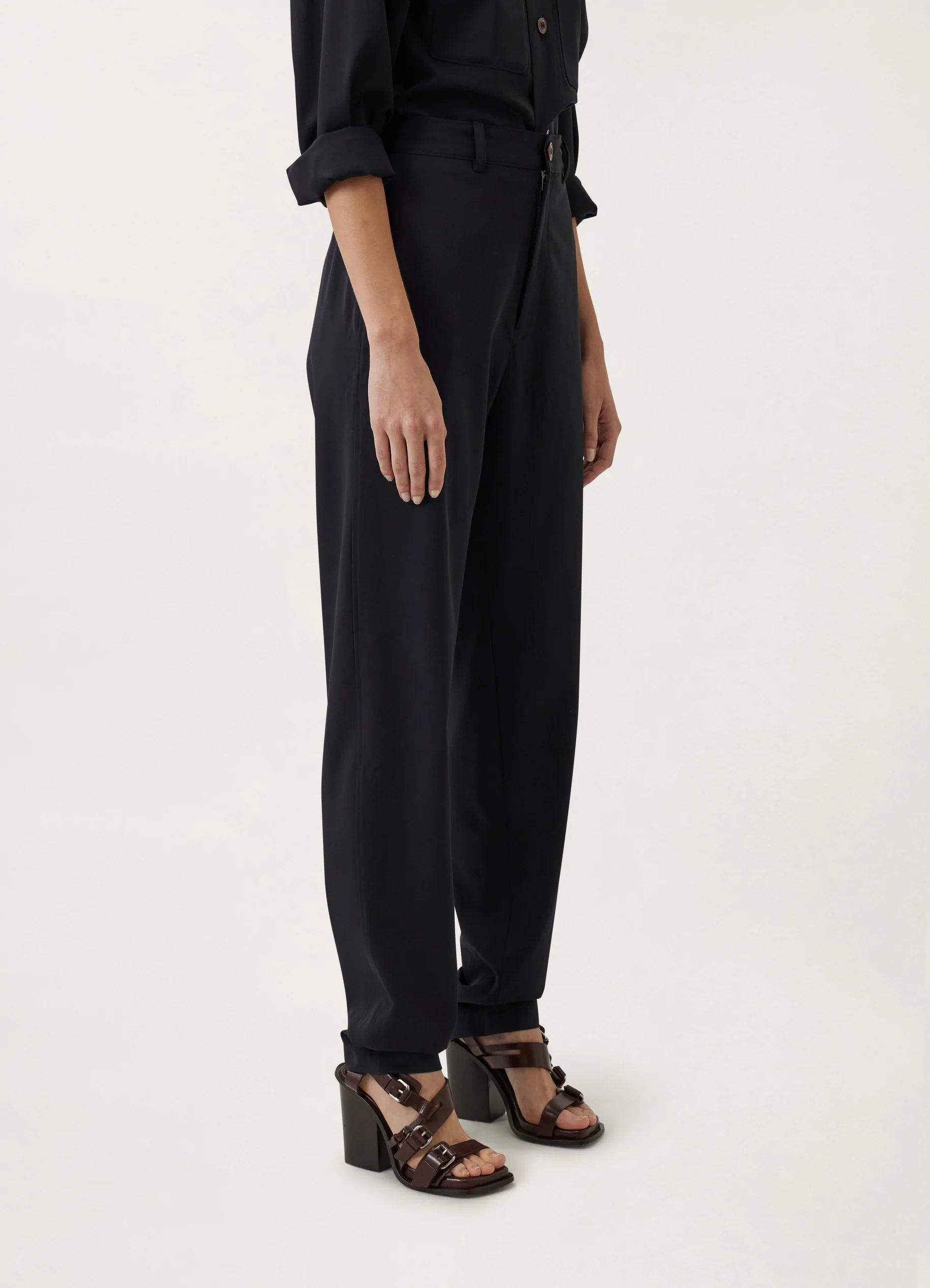 LOOSE SUIT PANTS
LIGHT WOOL GABARDINE - 5