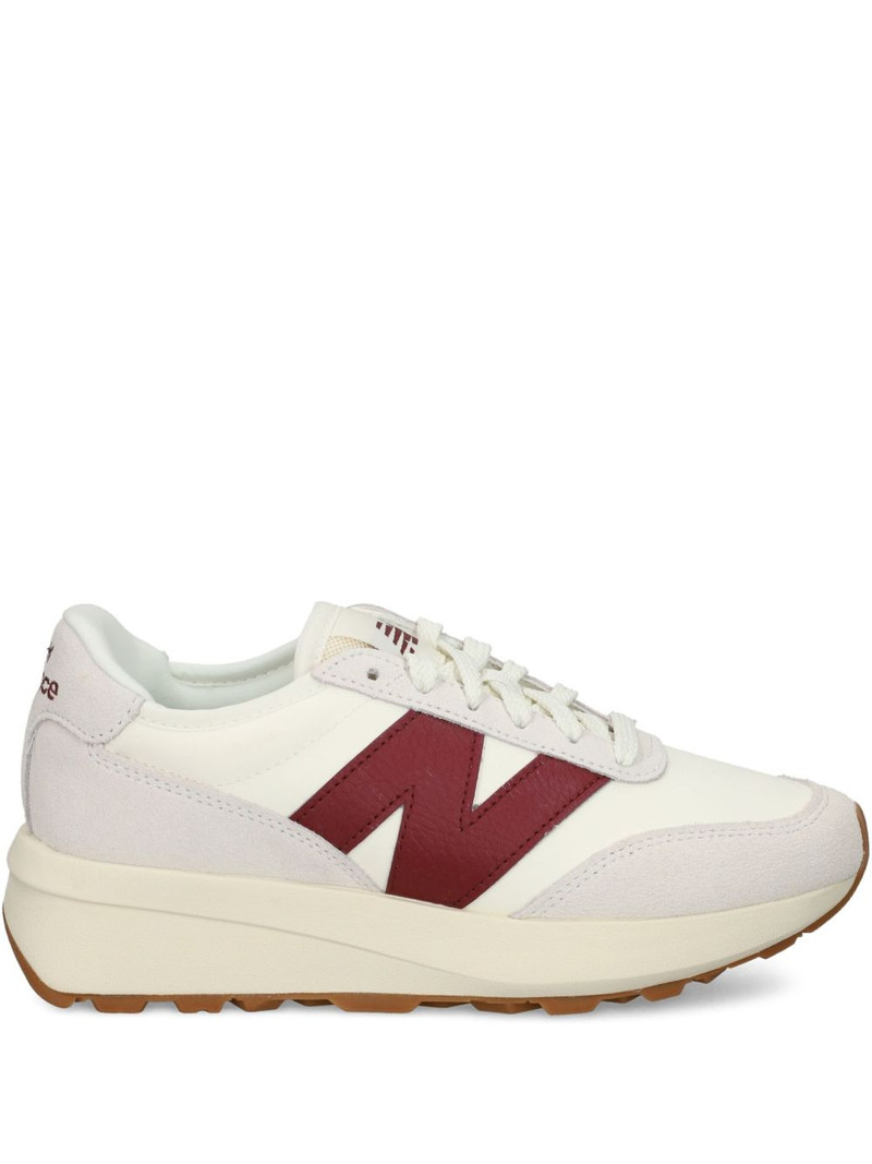 370 sneakers 1