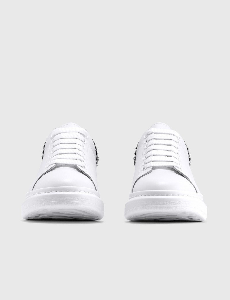 Alexander McQueen OVERSIZED SNEAKER outlook