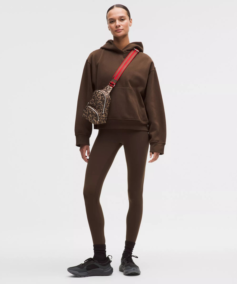 lululemon Everywhere Small Sling Bag 2L *Leopard outlook